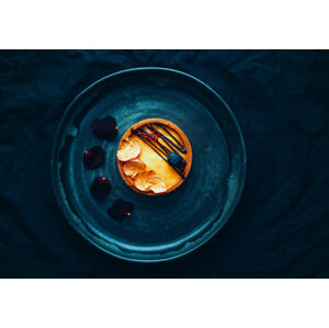 Umělecká fotografie Sweet in darkness, Aleksandrova Karina, (40 x 26.7 cm)