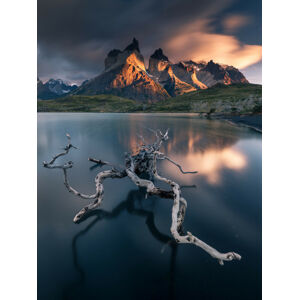 Umělecká fotografie Torres del Paine, Karol Nienartowicz, (30 x 40 cm)