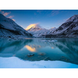 Umělecká fotografie Hooker Lakes Sunset after snow,Scenic view, Bin Yang / 500px, (40 x 30 cm)