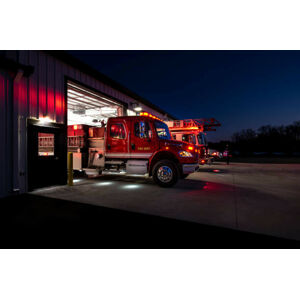 Umělecká fotografie Fire Engine, Dan Reynolds Photography, (40 x 26.7 cm)