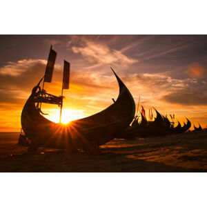 Umělecký tisk Silhouette of moored viking ships on, Azim Khan Ronnie / 500px, (40 x 26.7 cm)