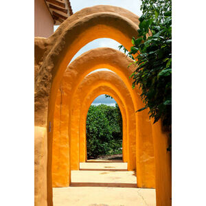 Umělecká fotografie Yellow archways at Mantaraya Lodge, Holger Leue, (26.7 x 40 cm)