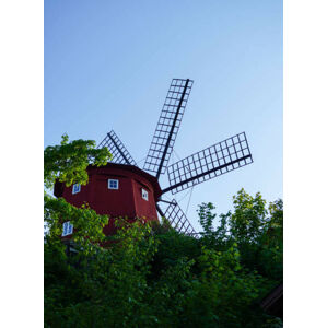 Umělecká fotografie Low angle view of traditional windmill, Niklas Storm, (30 x 40 cm)