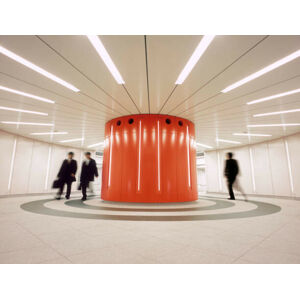 Umělecká fotografie Businessmen walking in circles, Tokyo, Japan, EschCollection, (40 x 30 cm)