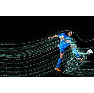 Umělecká fotografie Football/ soccerplayer with lighttrace, Henrik Sorensen, (40 x 26.7 cm)