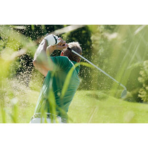 Umělecká fotografie Golf player, rear view, Westend61, (40 x 26.7 cm)