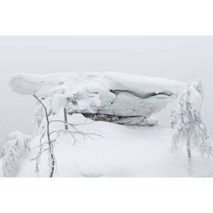 Umělecká fotografie flat top of rock in winter, GluckKMB, (40 x 26.7 cm)