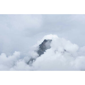 Umělecká fotografie Clouds envelop Mount Midi dOssau in, poliki, (40 x 26.7 cm)