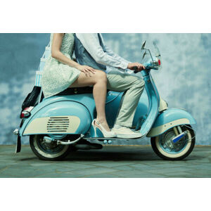 Umělecká fotografie Couple riding vintage scooter, Colin Anderson Productions pty ltd, (40 x 26.7 cm)