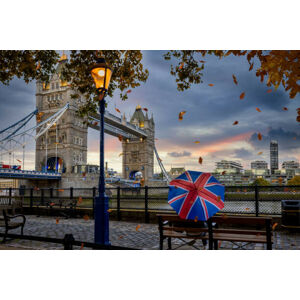 Umělecká fotografie London in autumn time concept with, SHansche, (40 x 26.7 cm)