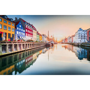 Umělecká fotografie Copenhagen, Denmark. Nyhavn, Kobenhavn's iconic canal,, emicristea, (40 x 26.7 cm)