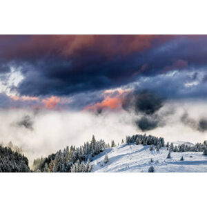 Umělecká fotografie Dramatic dawn in winter mountains in the Alps, Anton Petrus, (40 x 26.7 cm)