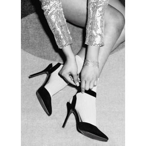 Umělecká fotografie Legs Party Black and White, Pictufy Studio, (30 x 40 cm)