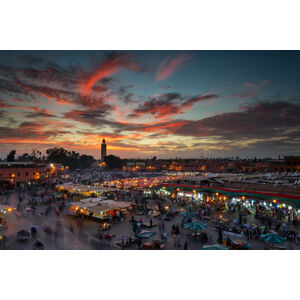 Umělecká fotografie Sunset over Jemaa Le Fnaa Square in Marrakech, Morocco, Dan Mirica, (40 x 26.7 cm)