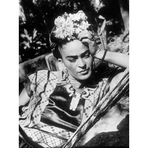 Umělecká fotografie Mexican Painter Frida Kahlo  in A Hammock, 1948, (30 x 40 cm)