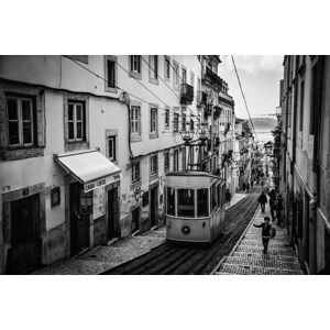 Umělecká fotografie Tram in Lisbon, Adolfo Urrutia, (40 x 26.7 cm)