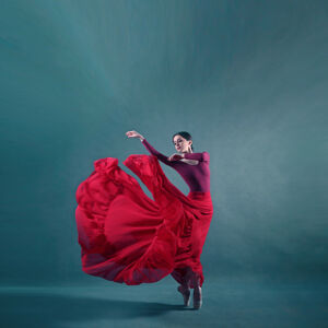Umělecká fotografie The girl a dance, Moein Hashemi Nasab, (40 x 40 cm)