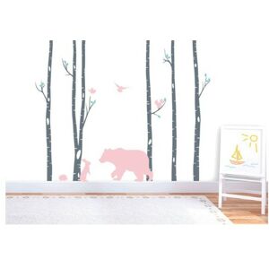 Úžasná dětská nálepka na zeď s motivem růžového medvěda a lesa